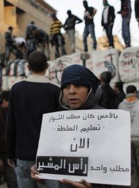 Egypt znovu zachvacují protesty