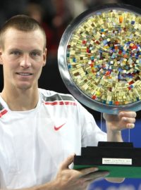 Tomáš Berdych se svou sedmou vítěznou trofejí