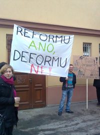 Studenti UJEP protestují proti reformě vysokých škol