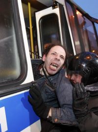 Moskva. Protesty proti výsledkům voleb
