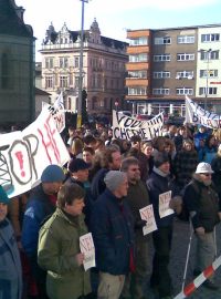 Demonstrace proti těžbě břidlicového plynu v Náchodě