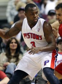 Detroit Pistons guard Rodney Stuckey (L) drives against Toronto Raptors guard Jose Calderon during the first half of their NBA basketball game