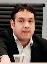 Přísedící soudu s Breivikem Thomas Indrebö byl odvolán