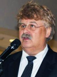 Elmar Brok