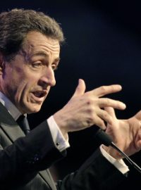 Poslední nadějí Nicolase Sarkozyho na znovuzvolení je spojenectví s Národní frontou