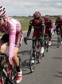 BMC Racing Team rider Taylor Phinney (L) of the U.S. rides ahead of the pack during the 206km (128 miles) second stage of the Giro d&#039;Italia in Herning, Denmark, May 6, 2012