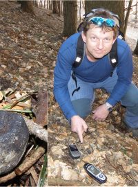 Dráha meteoritu se dá vypočítat, ale najít jej fyzicky, k tomu je třeba štěstí. Pavel Spurný pomohl vypočíst dráhu mnoha meteoritů s rodokmenem, ale v terénu našel svůj první nebeský kámen až v Košicích (2010).
