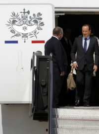 Francouzský prezident François Hollande přijíždí na summit G8