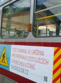 Tramvaj číslo 22 přibližuje Pražanům život handicapovaných