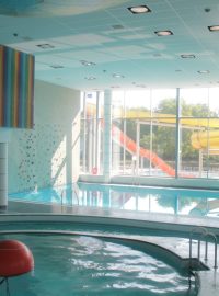 Pohled na venkovní tobogány - Aquacentrum Pardubice