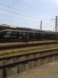 Vlak Stadler Flirt nového dopravce Leo Express