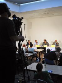 Speciál Martina Veselovského. Úplatky, nebo poplatky ve zdravotnictví?