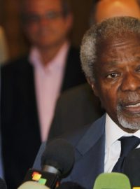 Zvláštní zmocněnec OSN pro Sýrii Kofi Annan hovoří s novináři v Damašku po schůzce  s prezidentem Asadem