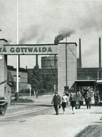 Hlavní brána ostravské Nové huti Klementa Gottwalda (21. 8. 1968)