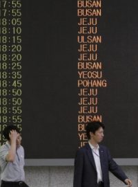 Kvůli tajfunu Bolaven byly v Jižní Koreji zrušeny dvě stovky letů