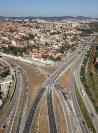 Letecký pohled na ústí Dobrovských tunelů v Králově Poli v Brně