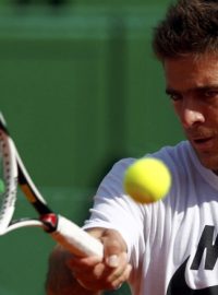 Juan Martin Del Potro of Argentina plays a shot during a training session ahead of their Davis Cup semifinals against Czech Republic in Buenos Aires, September 12, 2012