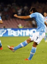 Napoli&#039;s Edinson Cavani scores against SS Lazio during their Italian Serie A soccer match at the San Paolo stadium in Naples September 26, 2012