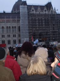 V Maďarsku demonstrovaly desetitisíce lidí proti neonacismu