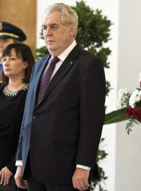 Prezident Miloš Zeman se setkal s členy diplomatického sboru, manželka Ivana (vlevo)