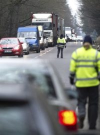 Budovaná rychlostní silnice R35 by měla odlehčit dálnici D1 i stávající frekventované silnici I/35