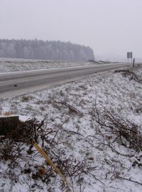 Stromy mezi Ždírcem nad Doubravou a Krucemburkem musely ustoupit plánované opravě silnice.