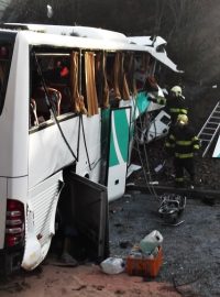 Francouzský autobus havaroval na dálnici D5 u Rokycan