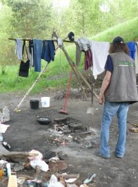 Bezdomovci v České Lípě. Obývák s kuchyní a jídelnou