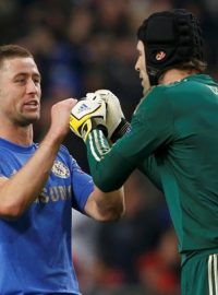 Fotbalisté Chelsea vyhráli Evropskou ligu, triumf slaví i brankář Petr Čech