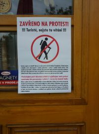 Štramberští podnikatelé protestovali proti omezení parkování na tamním náměstí