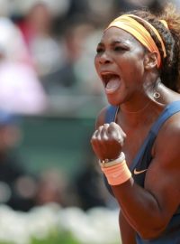 Serena Williamsová postoupila na Roland Garros do čtvrtfinále