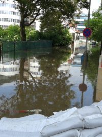 Zatopená Libeň. Pohled z ulice Zenklova