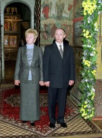 Vladimir a Ludmila Putinovi oznámili, že se rozvedli