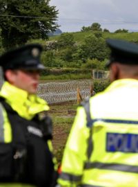 Policisté v severoirském Enniskillen před summitem G8