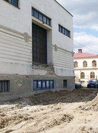 Historickou budovu mladoboleslavského divadla obsadili dělníci