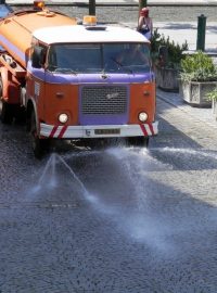 Kropící auto