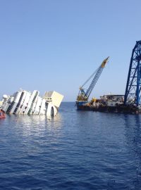 Ztroskotaná loď Costa Concordia