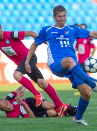 2. kolo první fotbalové ligy FC Baník Ostrava - FK Mladá Boleslav, 27. července 2013 v Ostravě. Vpředu je Jakub Rolinc (Baník)