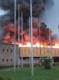 Letiště Jomo Kenyatta International Airport v keňském Nairobi v plamenech