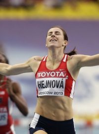 Zuzana Hejnová se právě stává novou mistryní světa v běhu na 400 metrů překážek