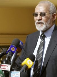Hlavní vůdce Muslimského bratrstva v Egyptě Mohamed Badie na TK v Káhiře v roce 2012