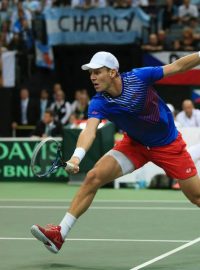 Tomáš Berdych v utkání s Leonardem Mayerem dlouho hledal správný rytmus