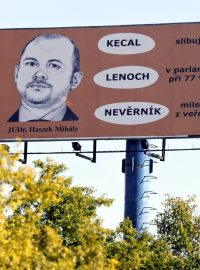 Billboardy hanící hejtmana Haška se objevily na dálnici D1 u Brna