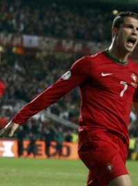 Cristiano Ronaldo vstřelil v barážové odvetě Švédsku hattrick a zajistil tak Portugalsku postup na světový šampionát