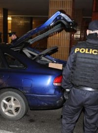 Policie zadržela řidiče, který ujížděl z Prahy až do Plzně, v nemocnici v Plzni-Lochotíně