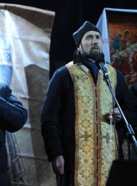 Protesty v Kyjevě, bohoslužba na náměstí Nezávislosti