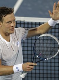 Tomáš Berdych se v Dubaji raduje z postupu do finále