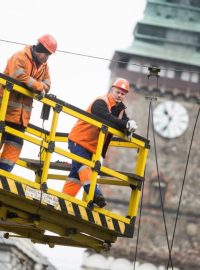 Rekonstrukce třídy Míru začala odstraněním trakčního vedení