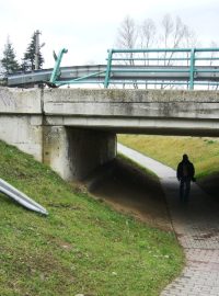 Nehody na skalické křižovatce u Nového Boru ohrožují i chodce v podchodu