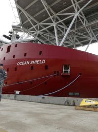 Po malajsijském letadle pátrá i australská loď Ocean Shield, vybavená detektorem schopným zachytit signály z velké hloubky